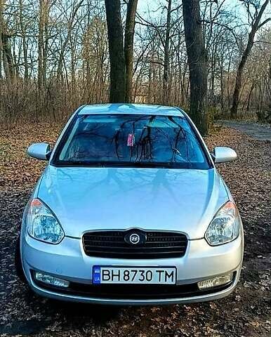 Серый Хендай Акцент, объемом двигателя 1.4 л и пробегом 258 тыс. км за 4700 $, фото 3 на Automoto.ua