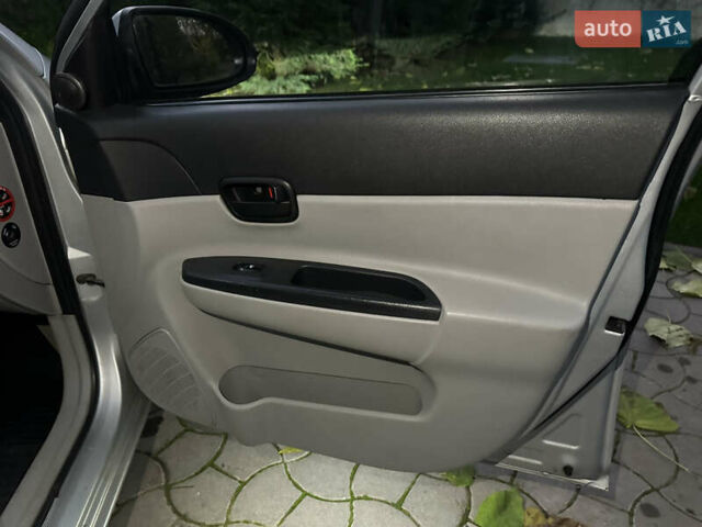 Серый Хендай Акцент, объемом двигателя 1.4 л и пробегом 200 тыс. км за 4990 $, фото 27 на Automoto.ua