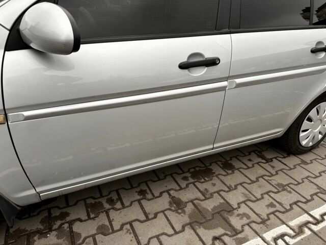 Серый Хендай Акцент, объемом двигателя 1.4 л и пробегом 327 тыс. км за 4500 $, фото 10 на Automoto.ua