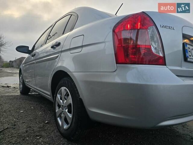 Серый Хендай Акцент, объемом двигателя 1.4 л и пробегом 82 тыс. км за 6600 $, фото 60 на Automoto.ua