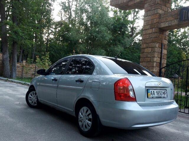 Серый Хендай Акцент, объемом двигателя 1.4 л и пробегом 192 тыс. км за 3950 $, фото 2 на Automoto.ua