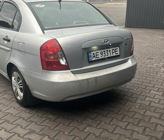 Серый Хендай Акцент, объемом двигателя 1.4 л и пробегом 269 тыс. км за 3500 $, фото 2 на Automoto.ua