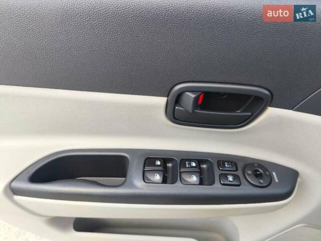 Серый Хендай Акцент, объемом двигателя 1.4 л и пробегом 275 тыс. км за 4700 $, фото 5 на Automoto.ua