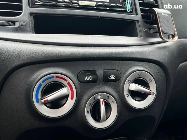 Серый Хендай Акцент, объемом двигателя 1.6 л и пробегом 105 тыс. км за 4490 $, фото 27 на Automoto.ua