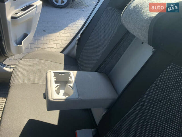 Сірий Хендай Акцент, об'ємом двигуна 1.4 л та пробігом 200 тис. км за 5000 $, фото 2 на Automoto.ua