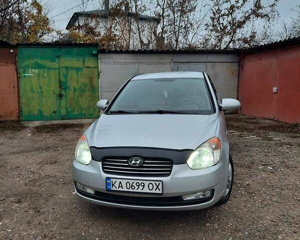 Серый Хендай Акцент, объемом двигателя 1.4 л и пробегом 306 тыс. км за 3950 $, фото 3 на Automoto.ua