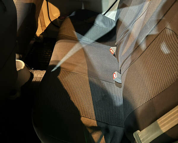 Серый Хендай Акцент, объемом двигателя 1.49 л и пробегом 250 тыс. км за 5300 $, фото 11 на Automoto.ua