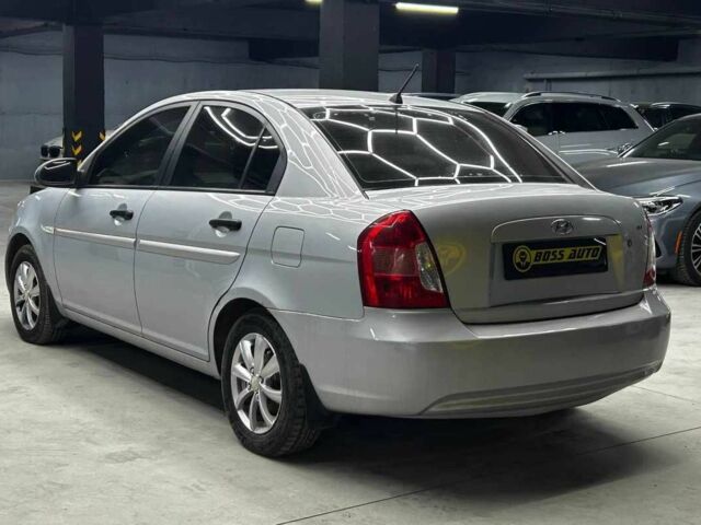 Серый Хендай Акцент, объемом двигателя 1.4 л и пробегом 168 тыс. км за 5200 $, фото 3 на Automoto.ua