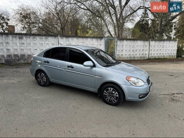 Серый Хендай Акцент, объемом двигателя 1.5 л и пробегом 196 тыс. км за 5400 $, фото 2 на Automoto.ua