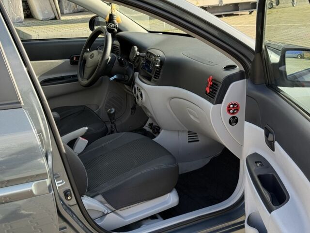 Серый Хендай Акцент, объемом двигателя 1.5 л и пробегом 154 тыс. км за 4799 $, фото 18 на Automoto.ua