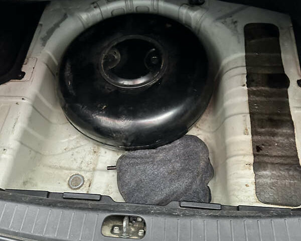 Серый Хендай Акцент, объемом двигателя 1.4 л и пробегом 207 тыс. км за 3850 $, фото 22 на Automoto.ua