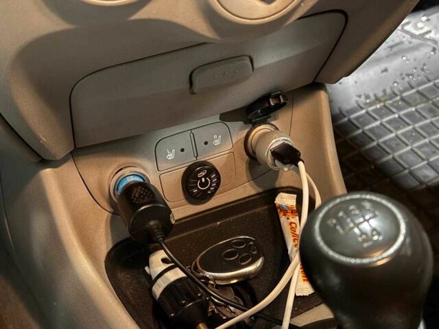 Серый Хендай Акцент, объемом двигателя 1.4 л и пробегом 203 тыс. км за 4990 $, фото 16 на Automoto.ua