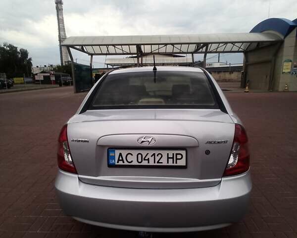 Сірий Хендай Акцент, об'ємом двигуна 1.4 л та пробігом 209 тис. км за 4500 $, фото 2 на Automoto.ua