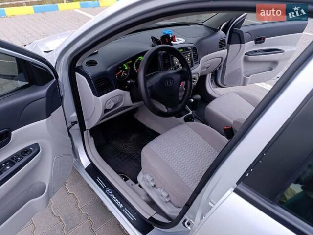 Серый Хендай Акцент, объемом двигателя 1.4 л и пробегом 186 тыс. км за 5000 $, фото 20 на Automoto.ua