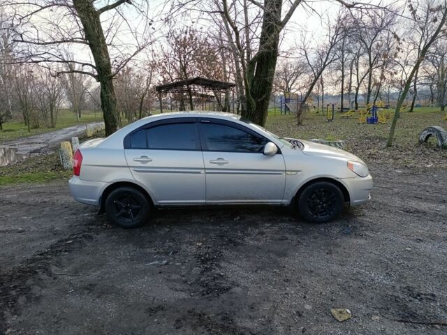 Сірий Хендай Акцент, об'ємом двигуна 1.4 л та пробігом 300 тис. км за 2800 $, фото 1 на Automoto.ua