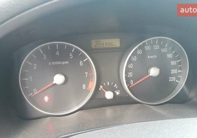 Серый Хендай Акцент, объемом двигателя 1.4 л и пробегом 211 тыс. км за 5205 $, фото 4 на Automoto.ua