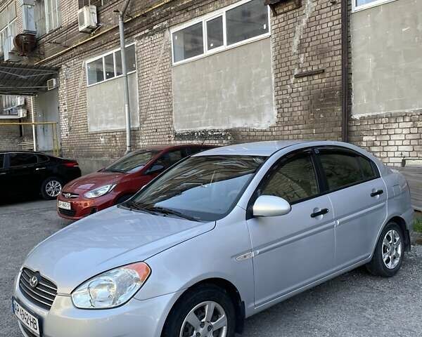 Серый Хендай Акцент, объемом двигателя 1.4 л и пробегом 151 тыс. км за 6300 $, фото 1 на Automoto.ua