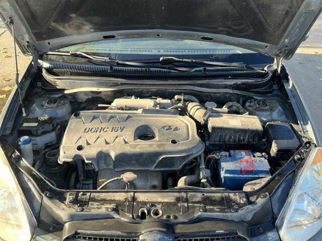 Сірий Хендай Акцент, об'ємом двигуна 1.6 л та пробігом 308 тис. км за 4600 $, фото 7 на Automoto.ua