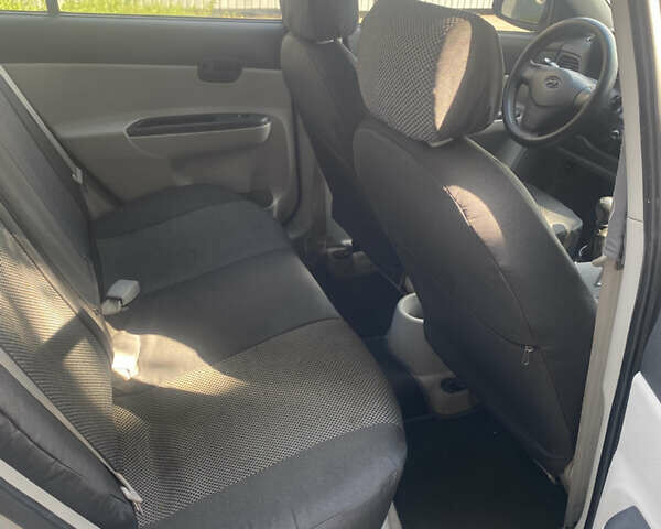 Серый Хендай Акцент, объемом двигателя 1.4 л и пробегом 245 тыс. км за 4500 $, фото 14 на Automoto.ua