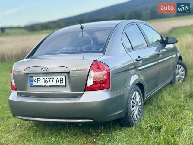 Сірий Хендай Акцент, об'ємом двигуна 1.4 л та пробігом 282 тис. км за 5000 $, фото 6 на Automoto.ua