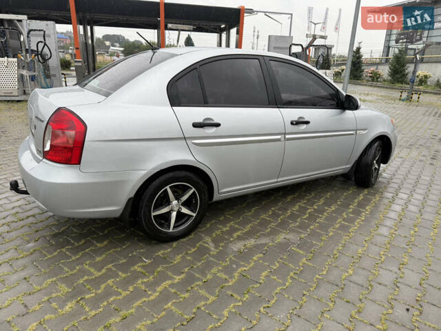 Серый Хендай Акцент, объемом двигателя 1.49 л и пробегом 190 тыс. км за 6200 $, фото 2 на Automoto.ua