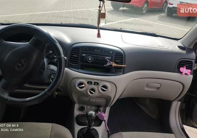 Сірий Хендай Акцент, об'ємом двигуна 1.5 л та пробігом 192 тис. км за 5300 $, фото 8 на Automoto.ua