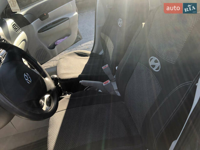 Сірий Хендай Акцент, об'ємом двигуна 1.4 л та пробігом 200 тис. км за 5000 $, фото 4 на Automoto.ua