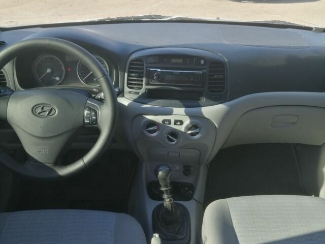 Сірий Хендай Акцент, об'ємом двигуна 1.4 л та пробігом 220 тис. км за 4000 $, фото 7 на Automoto.ua