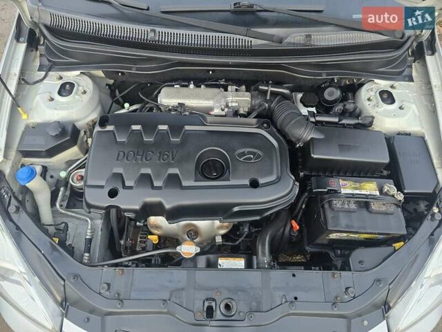 Серый Хендай Акцент, объемом двигателя 1.4 л и пробегом 82 тыс. км за 6600 $, фото 8 на Automoto.ua