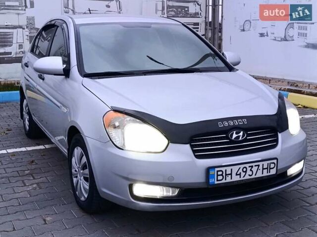 Серый Хендай Акцент, объемом двигателя 1.4 л и пробегом 186 тыс. км за 5000 $, фото 12 на Automoto.ua
