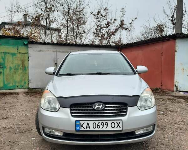 Серый Хендай Акцент, объемом двигателя 1.4 л и пробегом 306 тыс. км за 3950 $, фото 5 на Automoto.ua