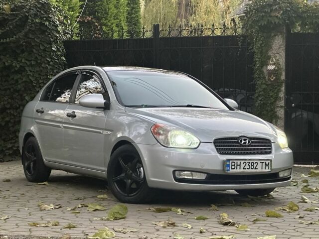 Серый Хендай Акцент, объемом двигателя 1.4 л и пробегом 200 тыс. км за 4990 $, фото 2 на Automoto.ua