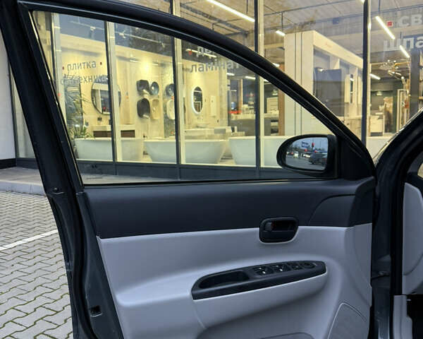 Серый Хендай Акцент, объемом двигателя 1.5 л и пробегом 155 тыс. км за 5200 $, фото 32 на Automoto.ua