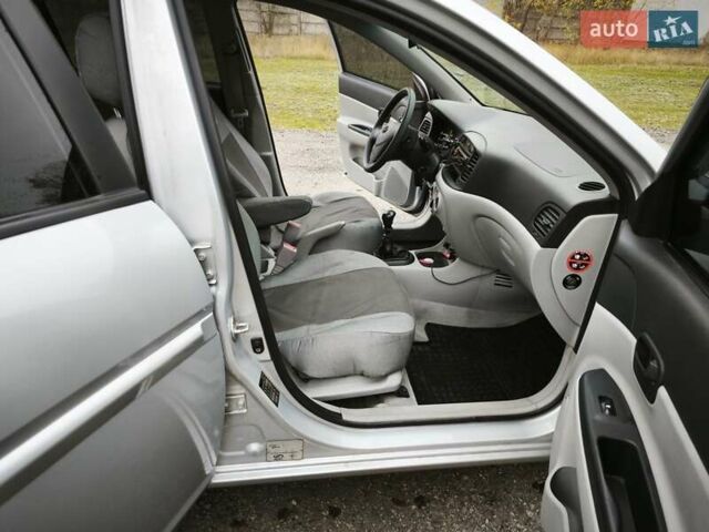 Сірий Хендай Акцент, об'ємом двигуна 1.5 л та пробігом 150 тис. км за 5500 $, фото 26 на Automoto.ua