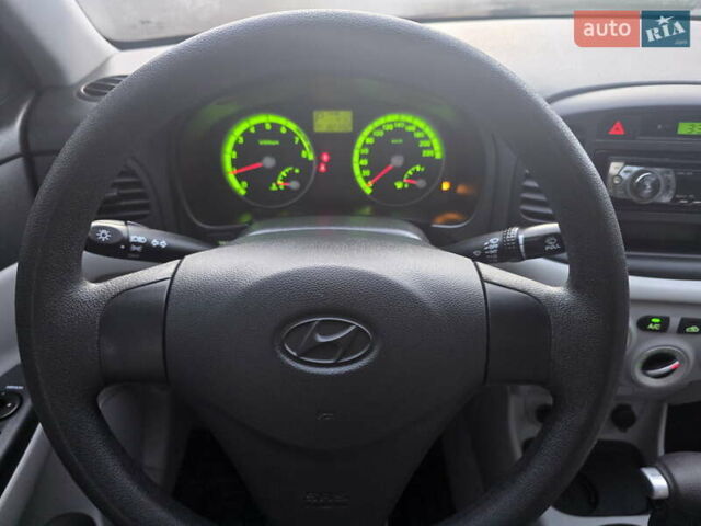 Серый Хендай Акцент, объемом двигателя 1.4 л и пробегом 82 тыс. км за 6600 $, фото 19 на Automoto.ua