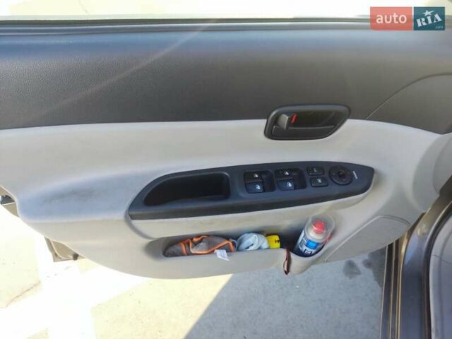 Сірий Хендай Акцент, об'ємом двигуна 1.4 л та пробігом 231 тис. км за 4999 $, фото 9 на Automoto.ua