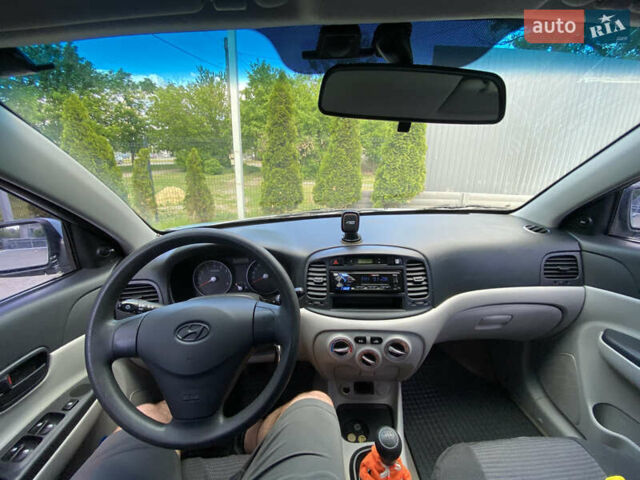 Серый Хендай Акцент, объемом двигателя 1.4 л и пробегом 85 тыс. км за 4700 $, фото 5 на Automoto.ua