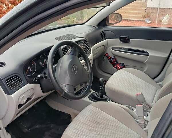Сірий Хендай Акцент, об'ємом двигуна 0 л та пробігом 165 тис. км за 3800 $, фото 2 на Automoto.ua