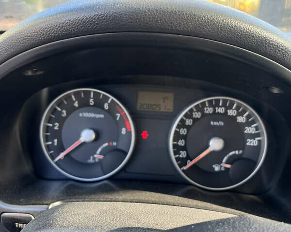 Серый Хендай Акцент, объемом двигателя 1.6 л и пробегом 308 тыс. км за 4600 $, фото 12 на Automoto.ua