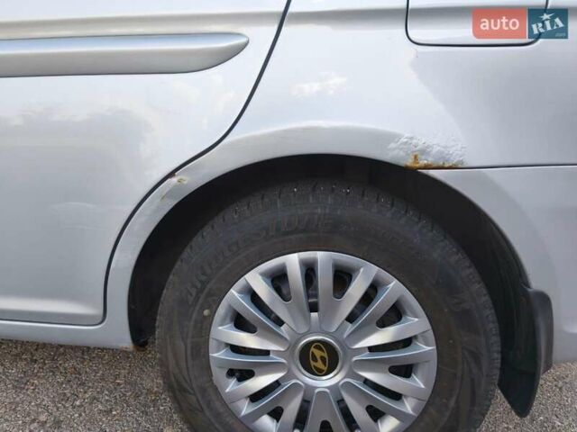 Серый Хендай Акцент, объемом двигателя 1.4 л и пробегом 275 тыс. км за 4700 $, фото 15 на Automoto.ua