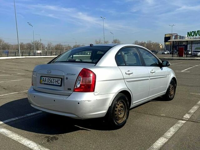 Серый Хендай Акцент, объемом двигателя 16 л и пробегом 227 тыс. км за 5800 $, фото 1 на Automoto.ua