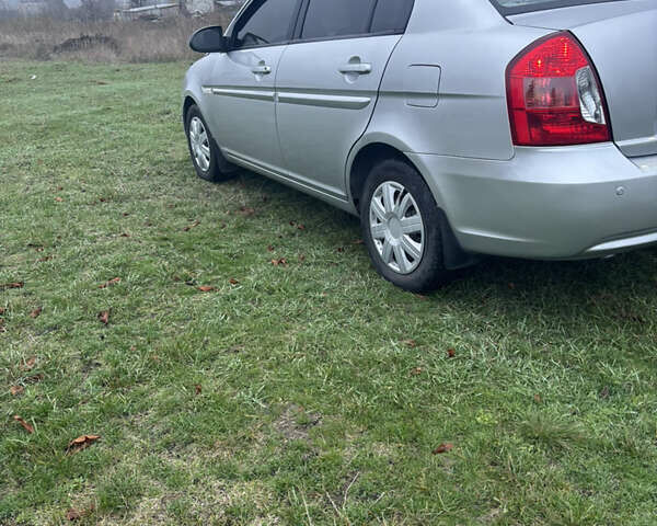 Серый Хендай Акцент, объемом двигателя 1.6 л и пробегом 251 тыс. км за 4799 $, фото 7 на Automoto.ua