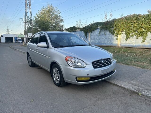 Серый Хендай Акцент, объемом двигателя 1.6 л и пробегом 191 тыс. км за 3690 $, фото 1 на Automoto.ua