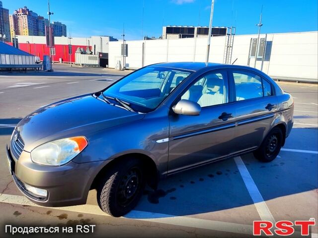 Серый Хендай Акцент, объемом двигателя 1.4 л и пробегом 230 тыс. км за 4999 $, фото 3 на Automoto.ua