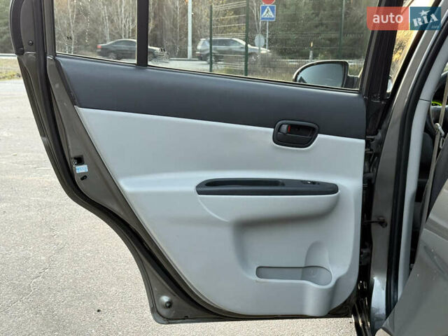 Сірий Хендай Акцент, об'ємом двигуна 1.4 л та пробігом 138 тис. км за 5600 $, фото 38 на Automoto.ua