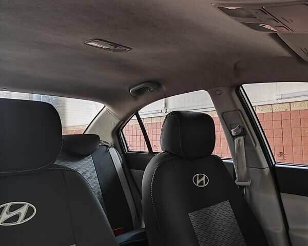 Сірий Хендай Акцент, об'ємом двигуна 1.4 л та пробігом 134 тис. км за 6200 $, фото 10 на Automoto.ua