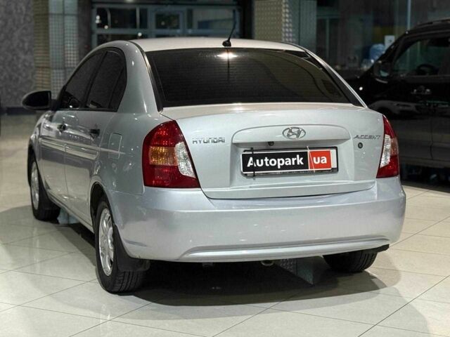 Серый Хендай Акцент, объемом двигателя 1.4 л и пробегом 203 тыс. км за 4990 $, фото 3 на Automoto.ua