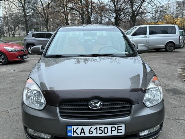 Серый Хендай Акцент, объемом двигателя 1.4 л и пробегом 281 тыс. км за 4900 $, фото 1 на Automoto.ua