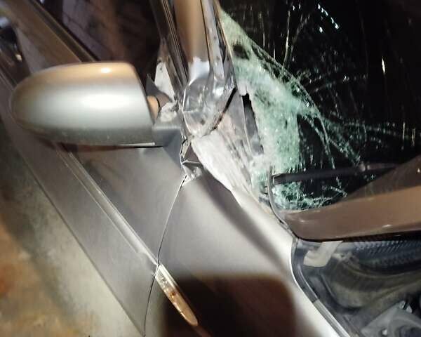 Серый Хендай Акцент, объемом двигателя 1.5 л и пробегом 210 тыс. км за 3500 $, фото 2 на Automoto.ua