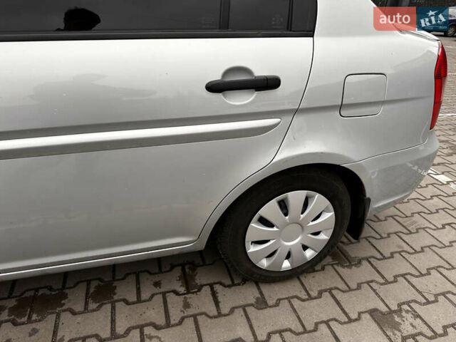 Серый Хендай Акцент, объемом двигателя 1.4 л и пробегом 327 тыс. км за 4500 $, фото 11 на Automoto.ua